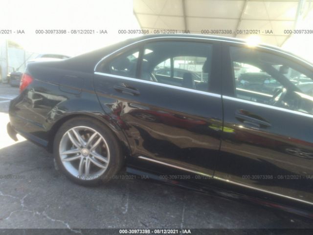 Photo 5 VIN: WDDGF4HB0DA870010 - MERCEDES-BENZ C-CLASS 