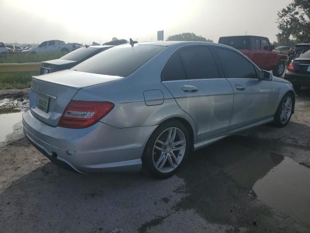 Photo 2 VIN: WDDGF4HB0DF976878 - MERCEDES-BENZ C 250 