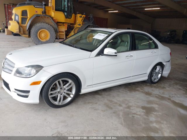 Photo 1 VIN: WDDGF4HB0DR248203 - MERCEDES-BENZ C 250 