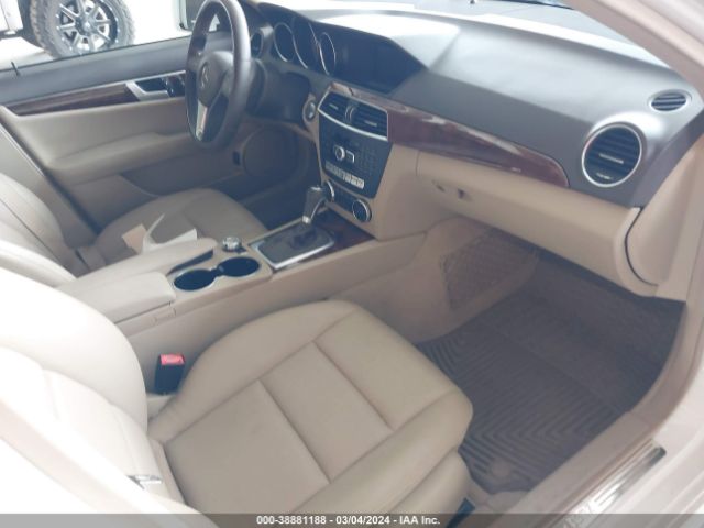 Photo 4 VIN: WDDGF4HB0DR248203 - MERCEDES-BENZ C 250 