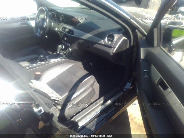 Photo 4 VIN: WDDGF4HB0DR250081 - MERCEDES-BENZ C-CLASS 