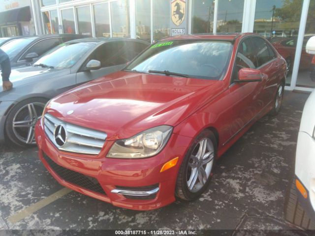 Photo 1 VIN: WDDGF4HB0DR261369 - MERCEDES-BENZ C 