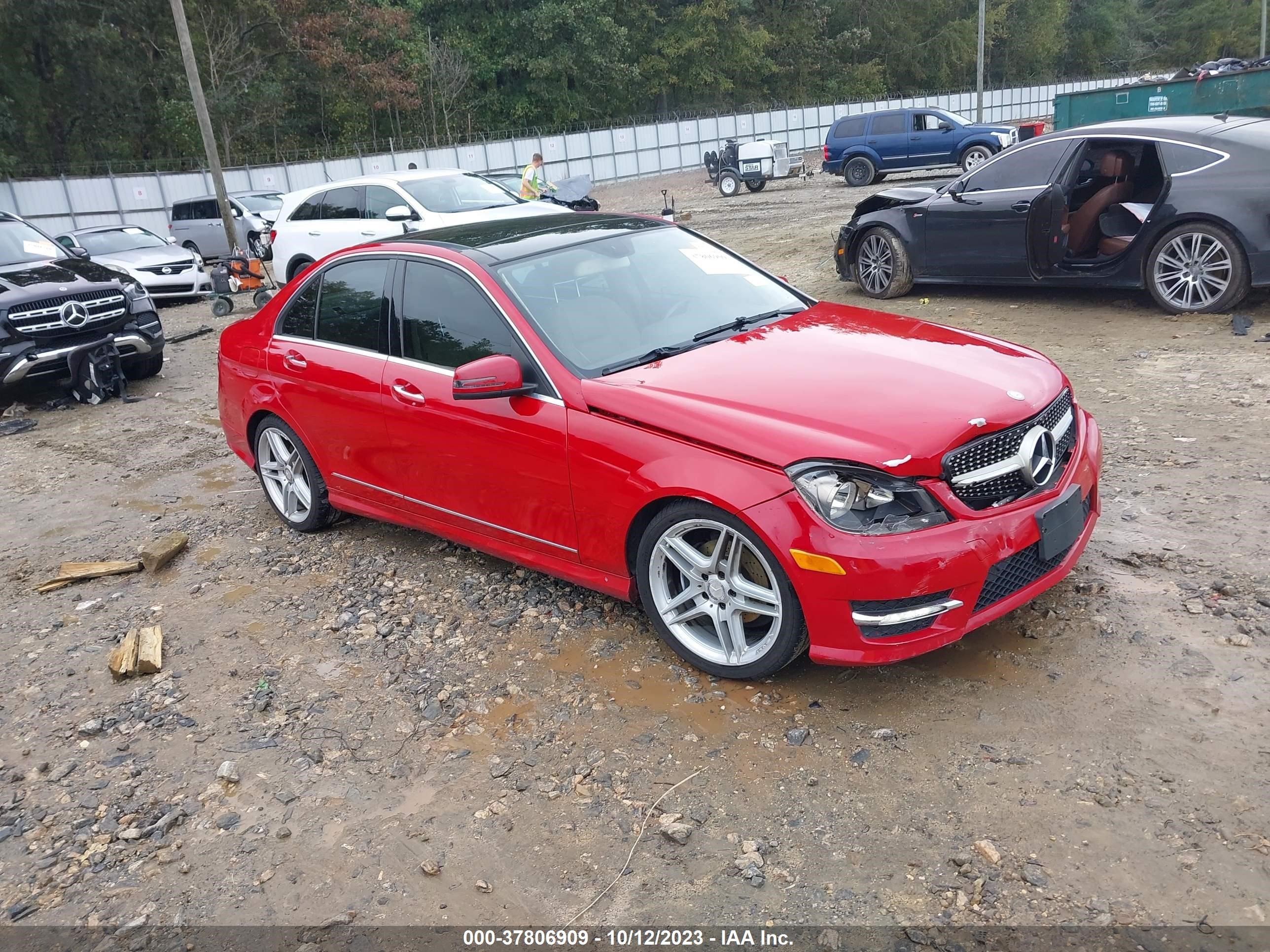 Photo 0 VIN: WDDGF4HB0DR270928 - MERCEDES-BENZ C-KLASSE 