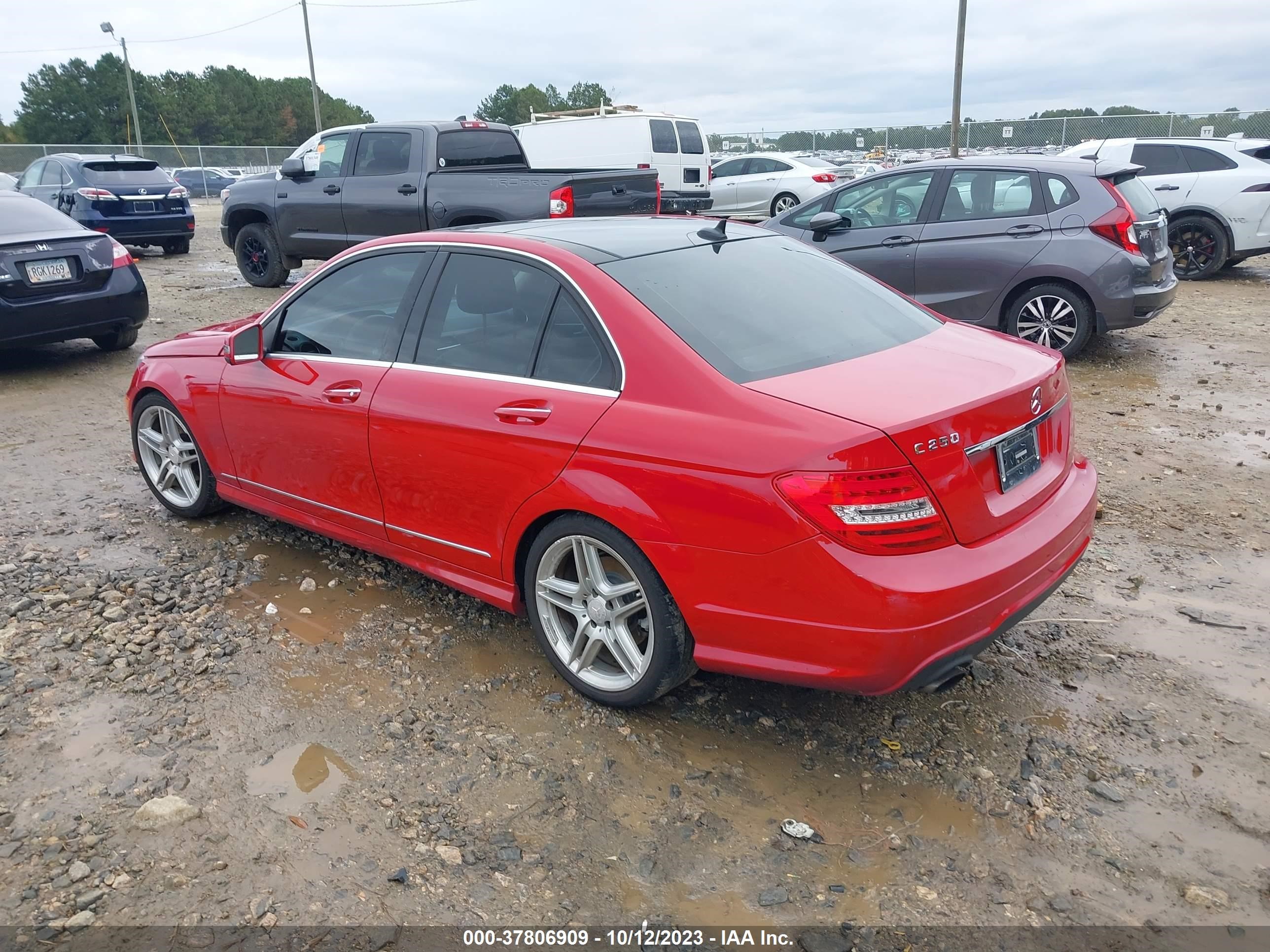 Photo 2 VIN: WDDGF4HB0DR270928 - MERCEDES-BENZ C-KLASSE 