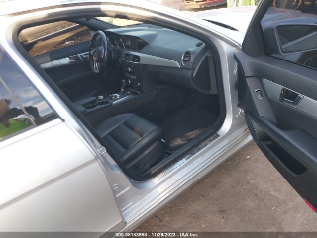 Photo 4 VIN: WDDGF4HB0DR271416 - MERCEDES-BENZ C 250 