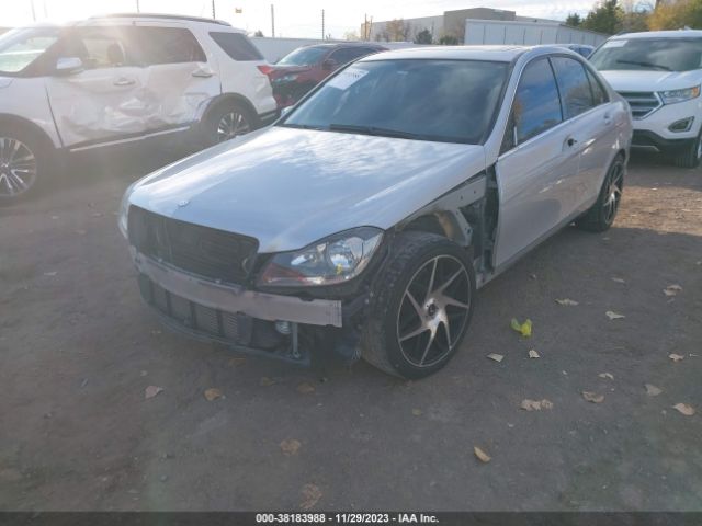 Photo 5 VIN: WDDGF4HB0DR271416 - MERCEDES-BENZ C 250 