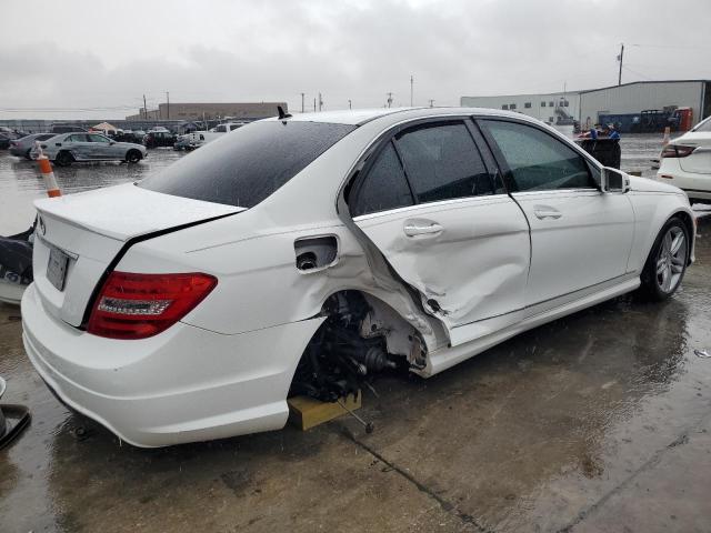 Photo 2 VIN: WDDGF4HB0DR275546 - MERCEDES-BENZ C 250 