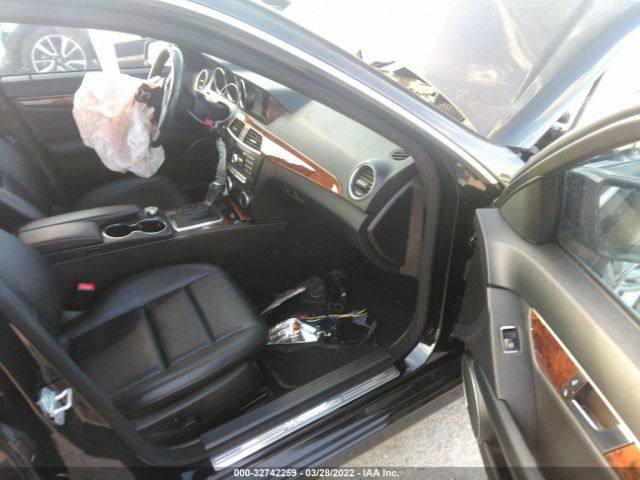 Photo 4 VIN: WDDGF4HB0DR276177 - MERCEDES-BENZ C-CLASS 