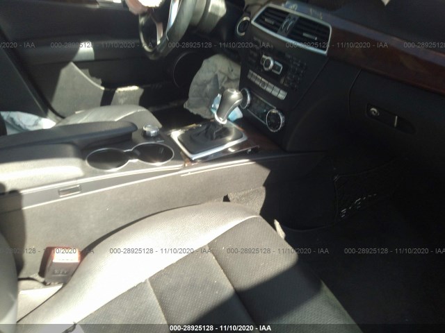 Photo 4 VIN: WDDGF4HB0ER302973 - MERCEDES-BENZ C-CLASS 