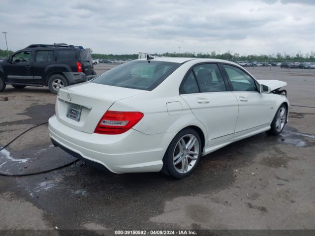 Photo 3 VIN: WDDGF4HB1CA672115 - MERCEDES-BENZ C 250 