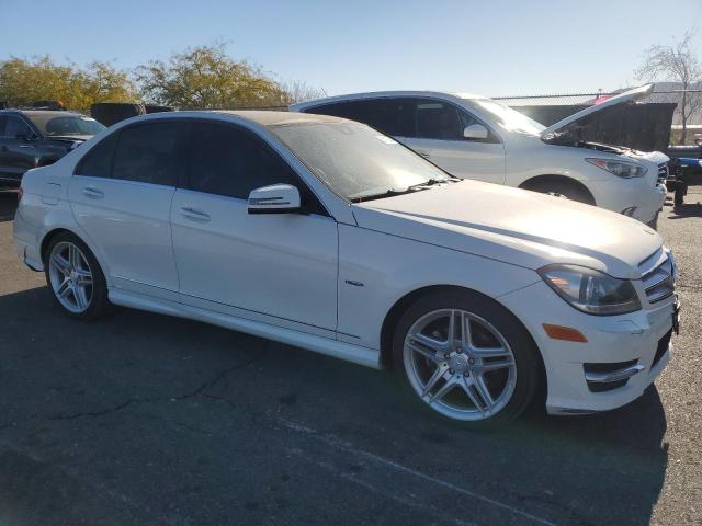 Photo 3 VIN: WDDGF4HB1CF854402 - MERCEDES-BENZ C 250 