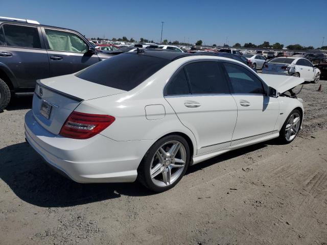 Photo 2 VIN: WDDGF4HB1CR217699 - MERCEDES-BENZ C 250 