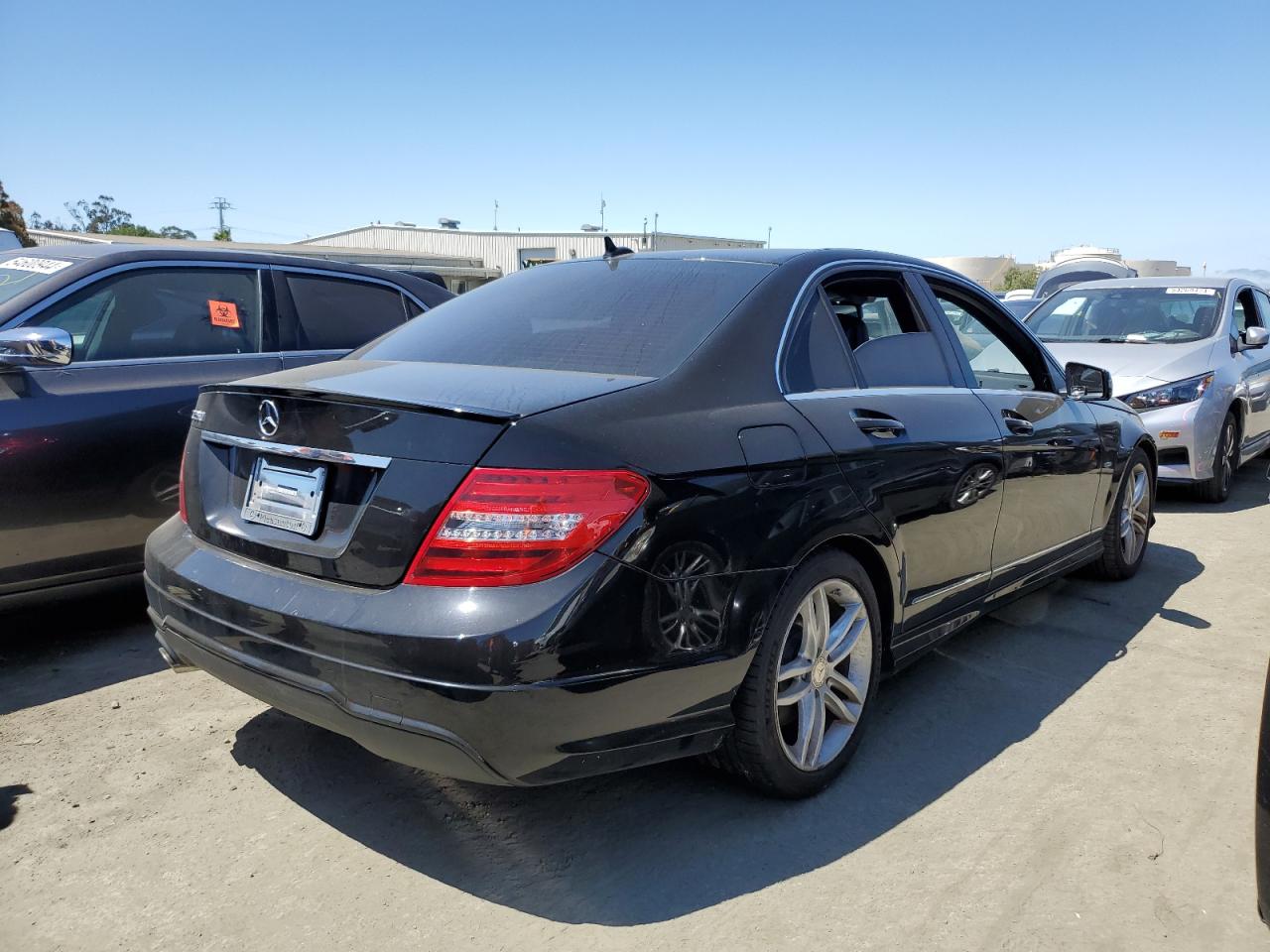 Photo 2 VIN: WDDGF4HB1CR235443 - MERCEDES-BENZ C-KLASSE 