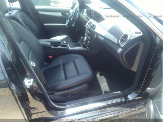 Photo 4 VIN: WDDGF4HB1CR237323 - MERCEDES-BENZ C-CLASS 