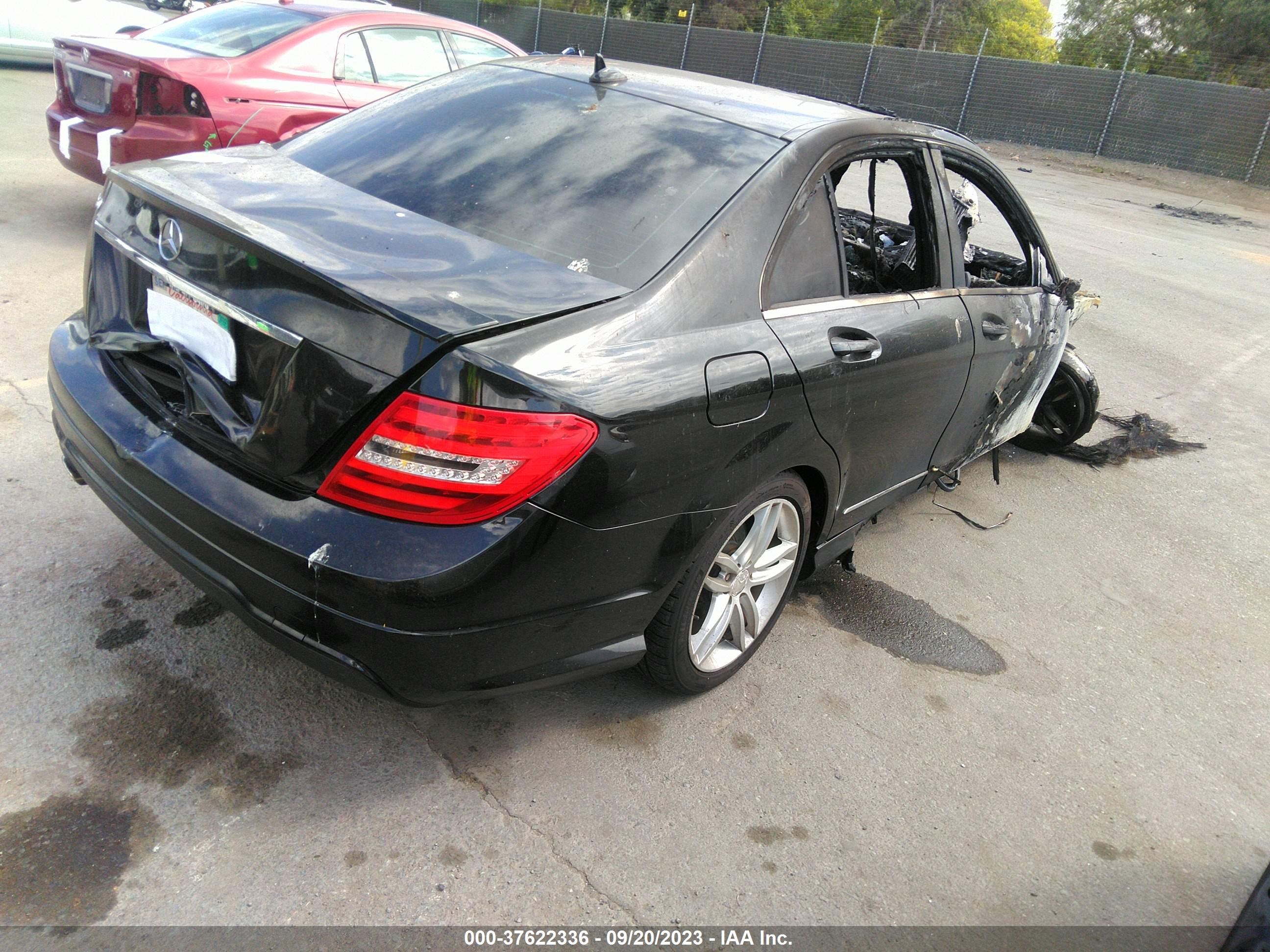 Photo 3 VIN: WDDGF4HB1CR240108 - MERCEDES-BENZ C-KLASSE 