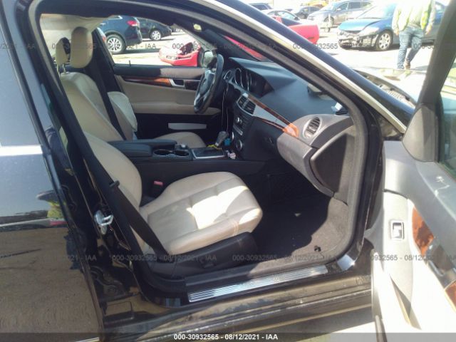 Photo 4 VIN: WDDGF4HB1DA775181 - MERCEDES-BENZ C-CLASS 