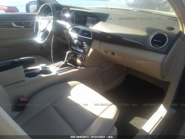 Photo 4 VIN: WDDGF4HB1DA779893 - MERCEDES-BENZ C-CLASS 