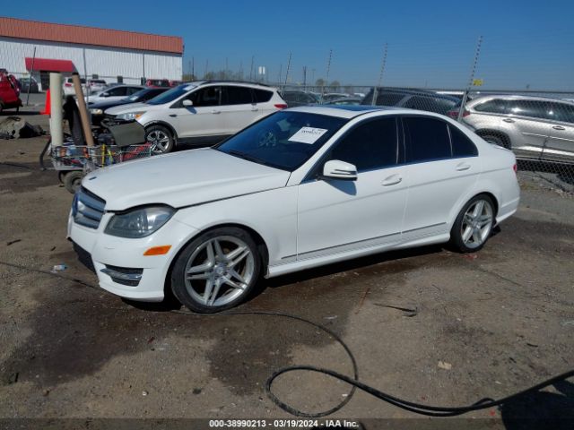 Photo 1 VIN: WDDGF4HB1DA798217 - MERCEDES-BENZ C 250 