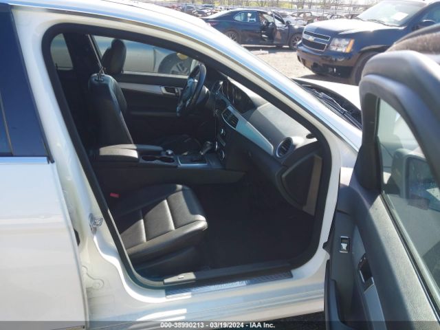 Photo 4 VIN: WDDGF4HB1DA798217 - MERCEDES-BENZ C 250 