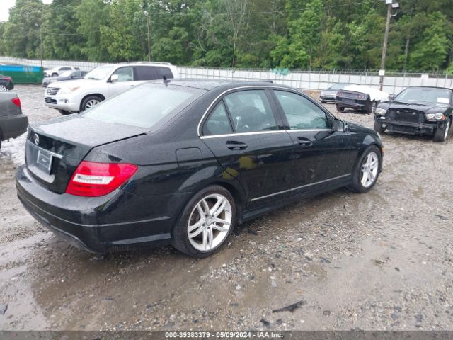 Photo 3 VIN: WDDGF4HB1DA828364 - MERCEDES-BENZ C 