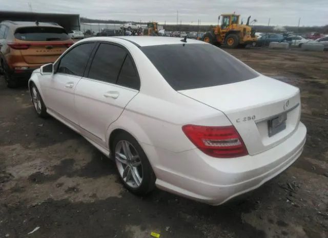 Photo 2 VIN: WDDGF4HB1DG007052 - MERCEDES-BENZ C 250 