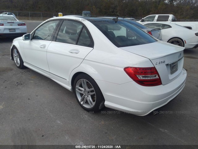 Photo 2 VIN: WDDGF4HB1DR256276 - MERCEDES-BENZ C-CLASS 