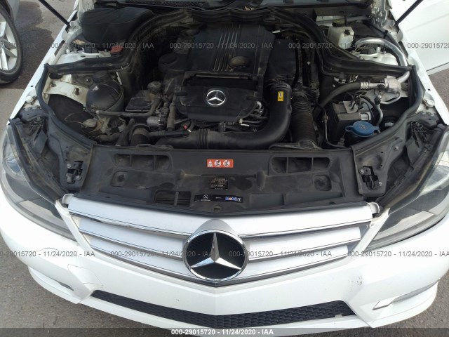 Photo 9 VIN: WDDGF4HB1DR256276 - MERCEDES-BENZ C-CLASS 