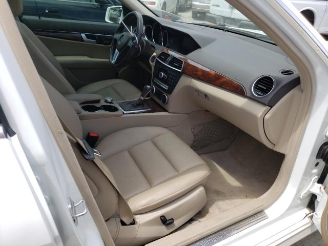 Photo 4 VIN: WDDGF4HB1DR260957 - MERCEDES-BENZ C 250 