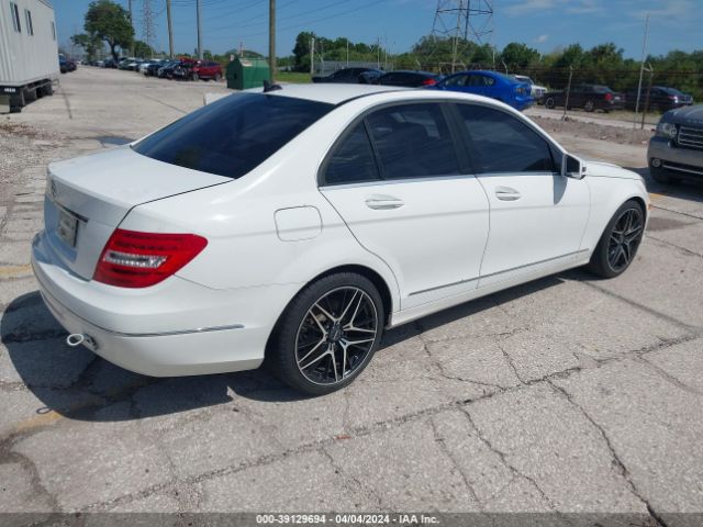 Photo 3 VIN: WDDGF4HB1DR262854 - MERCEDES-BENZ C 250 