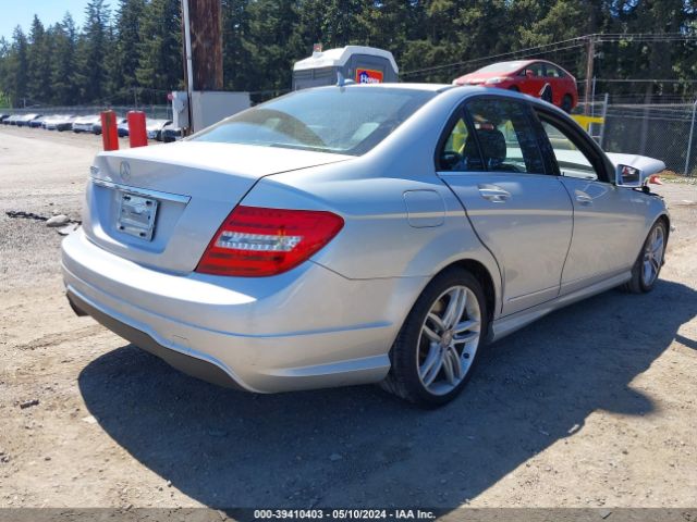 Photo 3 VIN: WDDGF4HB1DR268749 - MERCEDES-BENZ C 250 