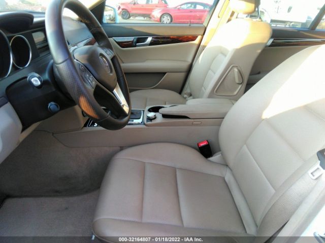 Photo 4 VIN: WDDGF4HB1DR269500 - MERCEDES-BENZ C-CLASS 