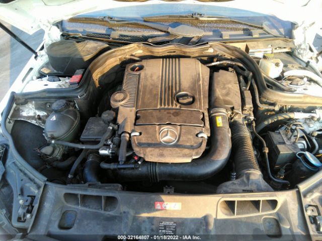 Photo 9 VIN: WDDGF4HB1DR269500 - MERCEDES-BENZ C-CLASS 