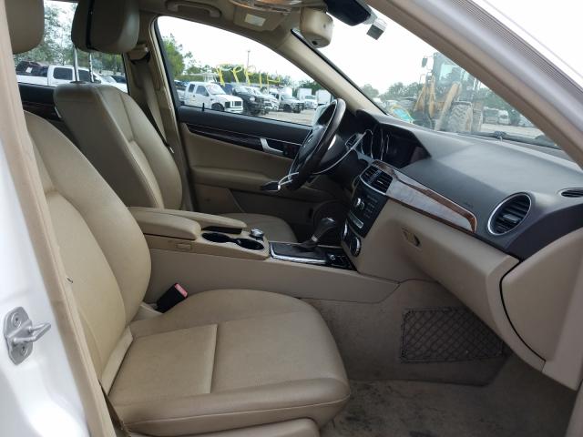 Photo 4 VIN: WDDGF4HB1DR276639 - MERCEDES-BENZ C 250 