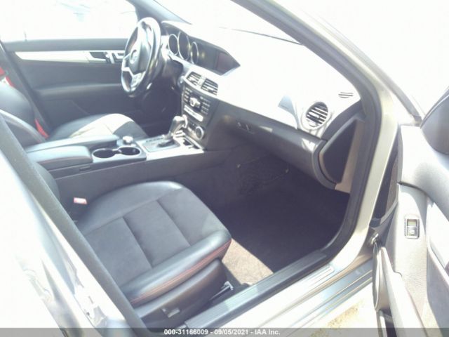 Photo 4 VIN: WDDGF4HB1DR280948 - MERCEDES-BENZ C-CLASS 