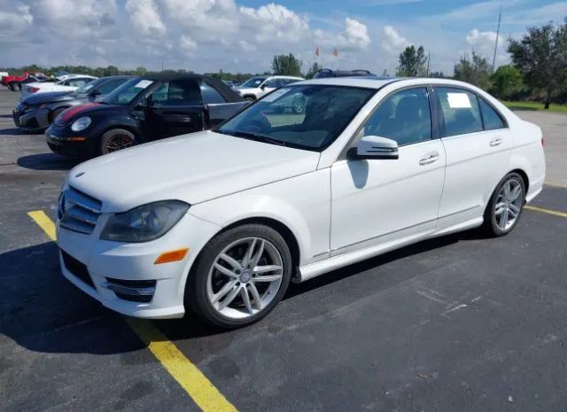 Photo 1 VIN: WDDGF4HB1DR282957 - MERCEDES-BENZ C-CLASS 