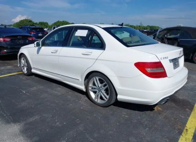 Photo 2 VIN: WDDGF4HB1DR282957 - MERCEDES-BENZ C-CLASS 