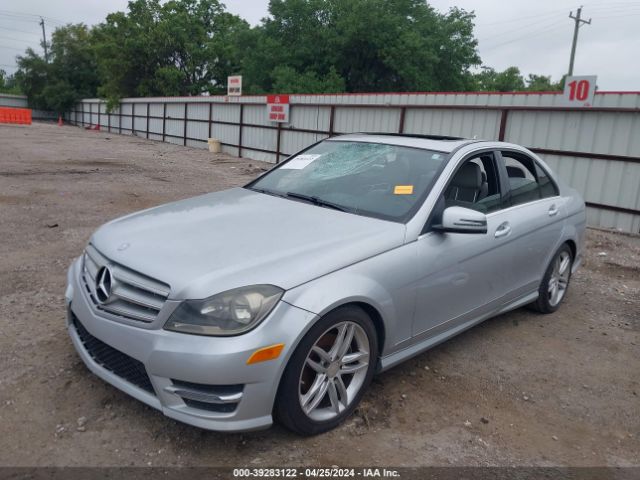 Photo 1 VIN: WDDGF4HB1DR285518 - MERCEDES-BENZ C 250 