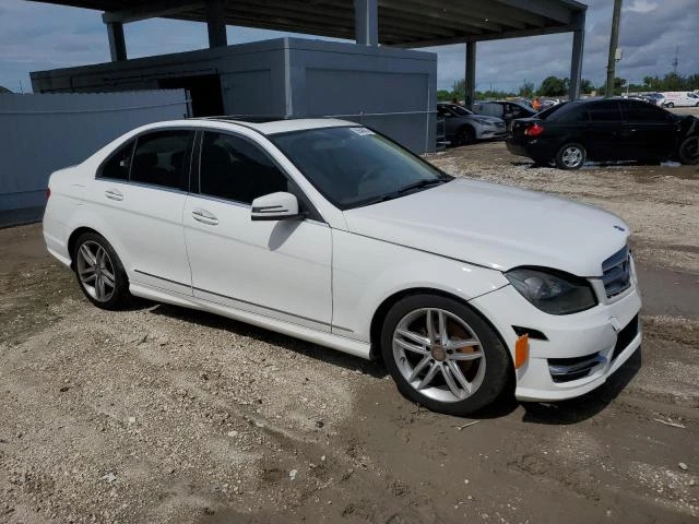 Photo 3 VIN: WDDGF4HB1DR287365 - MERCEDES-BENZ C 250 