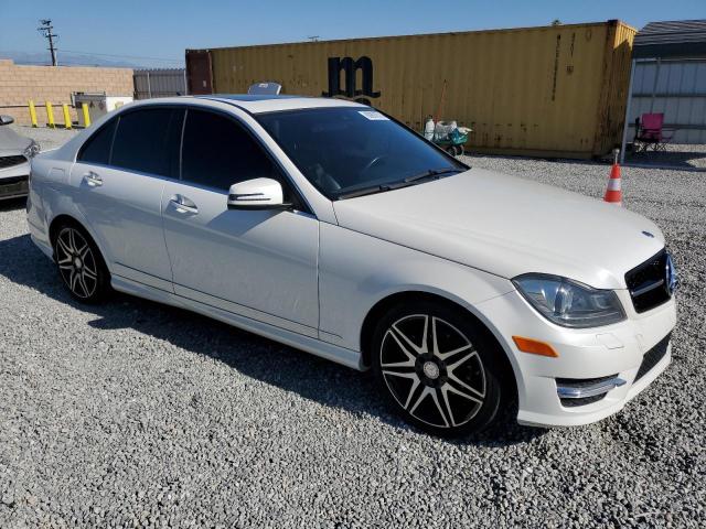 Photo 3 VIN: WDDGF4HB1DR292291 - MERCEDES-BENZ C 250 