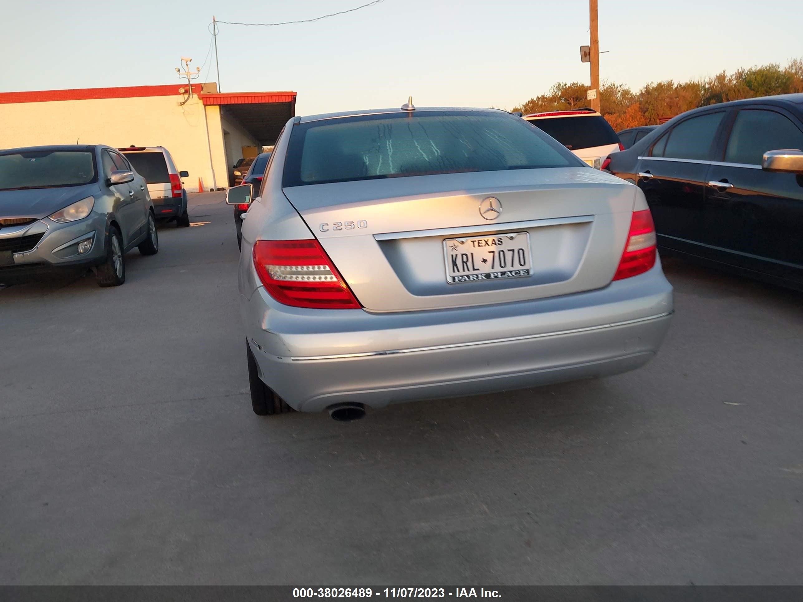 Photo 2 VIN: WDDGF4HB1EG183746 - MERCEDES-BENZ NULL 