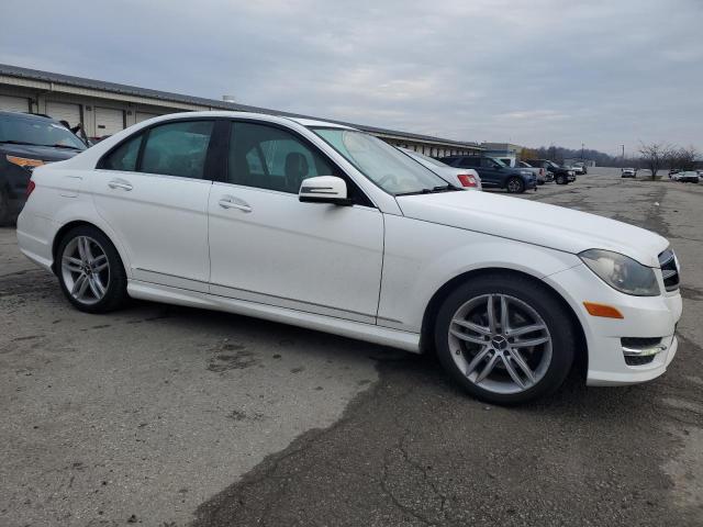 Photo 3 VIN: WDDGF4HB1EG213456 - MERCEDES-BENZ C-CLASS 