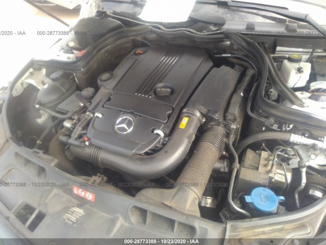 Photo 9 VIN: WDDGF4HB1ER313643 - MERCEDES-BENZ C-CLASS 