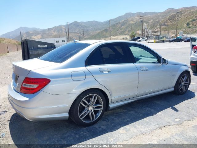 Photo 3 VIN: WDDGF4HB2CA603188 - MERCEDES-BENZ C-CLASS 