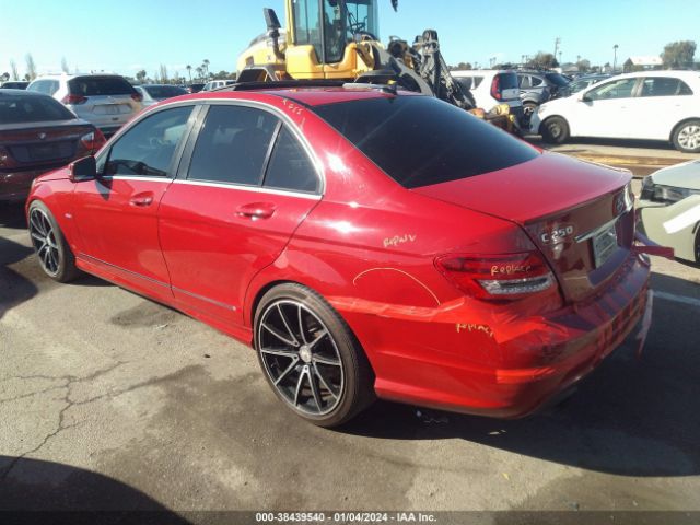 Photo 2 VIN: WDDGF4HB2CA612439 - MERCEDES-BENZ C 250 