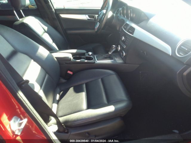 Photo 4 VIN: WDDGF4HB2CA612439 - MERCEDES-BENZ C 250 