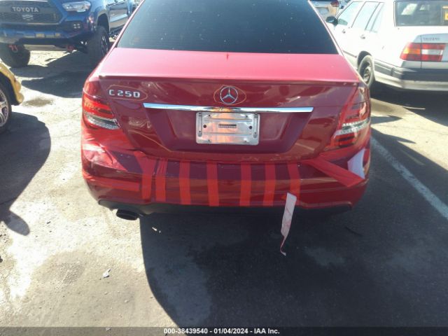 Photo 5 VIN: WDDGF4HB2CA612439 - MERCEDES-BENZ C 250 