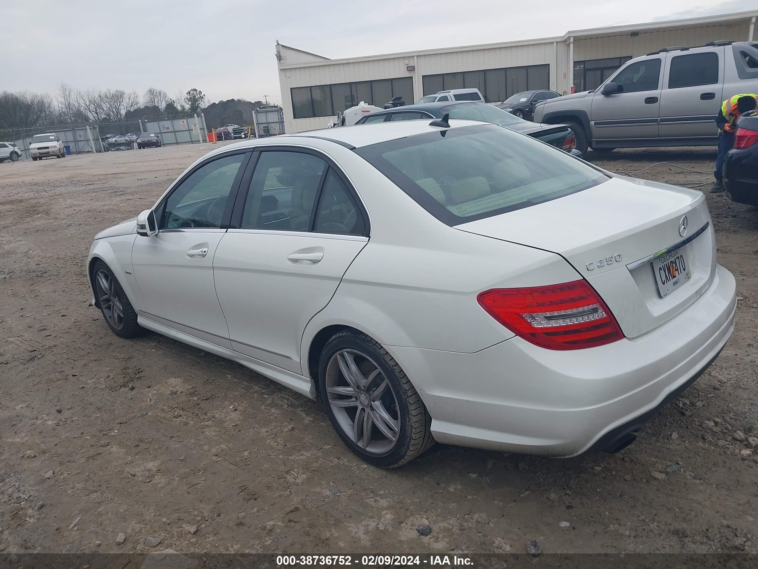 Photo 2 VIN: WDDGF4HB2CA653931 - MERCEDES-BENZ C-KLASSE 