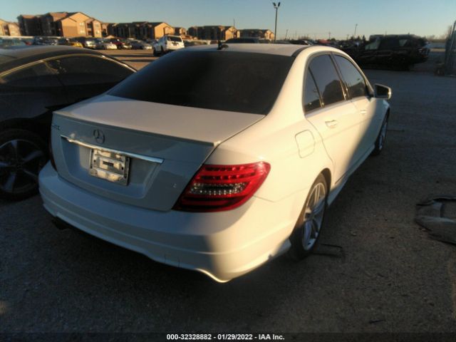 Photo 3 VIN: WDDGF4HB2CR215170 - MERCEDES-BENZ C-CLASS 