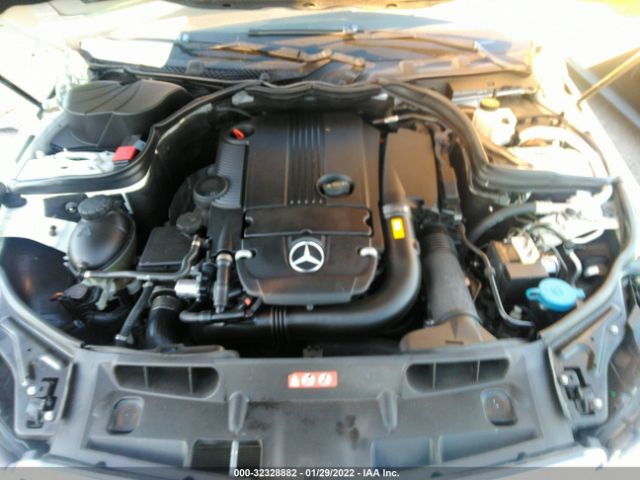 Photo 9 VIN: WDDGF4HB2CR215170 - MERCEDES-BENZ C-CLASS 