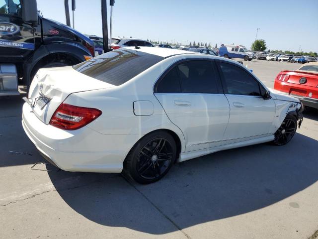 Photo 2 VIN: WDDGF4HB2CR235015 - MERCEDES-BENZ C-CLASS 